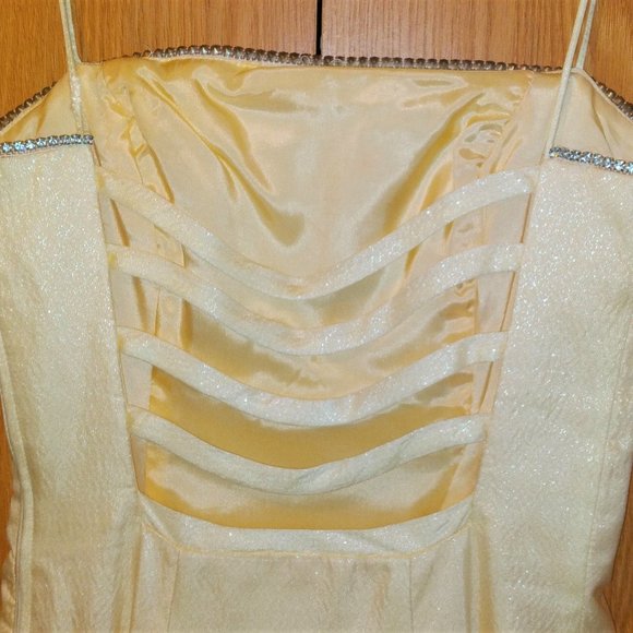 Vintage Beautiful Yellow Prom/Formal Dress from 2001 - Size 3/4 - Picture 5 of 15